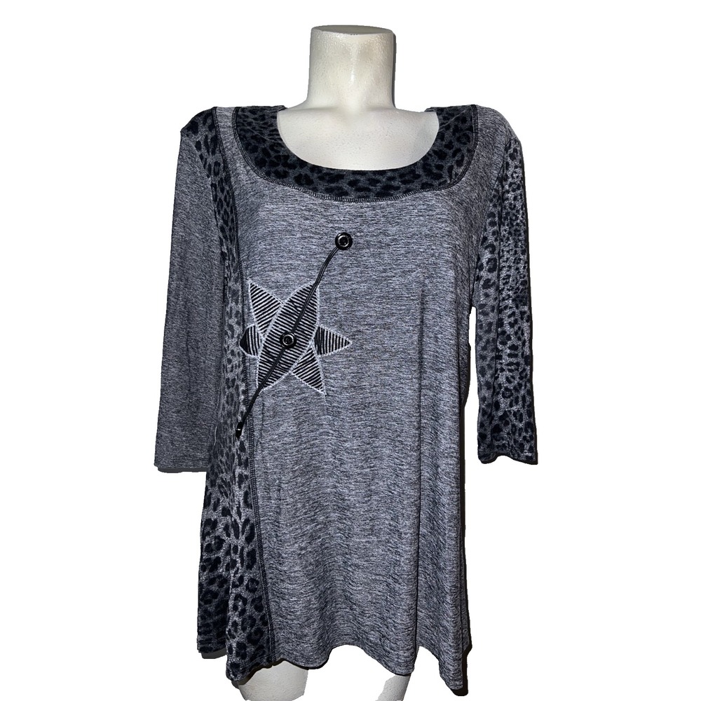 Vinrouge Womens Grey Leopard Print Star Graphic Tunic Top 3/4 Slv Made Canada XL